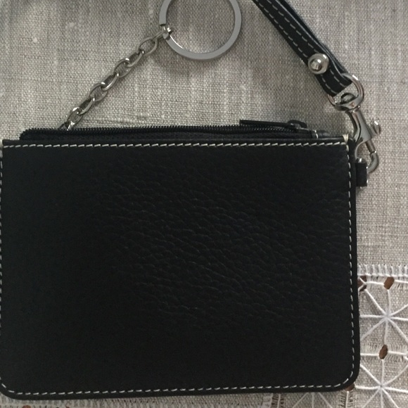 NWOT Dooney and Bourke Pebble Leather Wristlet - Picture 5 of 5